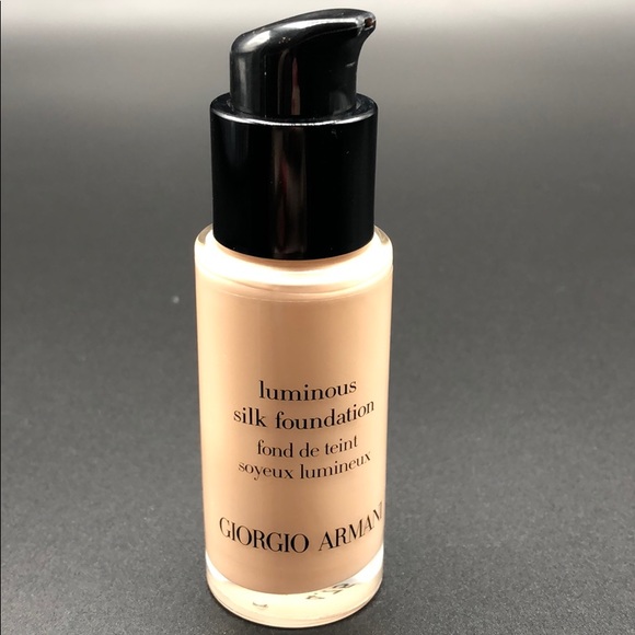 giorgio armani beauty luminous silk foundation 4.5 swatch giorgio armani beauty luminous silk foundation 4.5 swatch